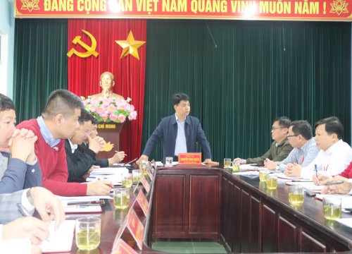 Đoàn công tacs Thị xã làm việc tại phường Lam Sơn.JPG