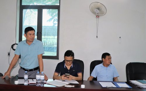 TT HĐND thị xã Giám sát việc chấp hành các quy định của pháp luật về BHXH tại Công ty CP SX và TMDV Phú Nông (PGĐ Từ Ngọc Khanh).jpg