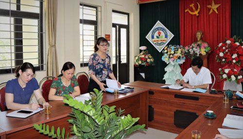 TT HĐND thị xã giám sát việc thực hiện pháp luật về lao động tại Trường TH va THCS Quang Trung 1.jpg