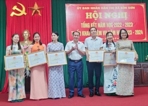 Hội nghị tổng kết năm học 2022-2023 và triển khai nhiệm vụ năm học mới 3.jpg