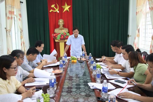 Thường trực HĐND thị xã giám sát việc thực hiện Kế hoạch đầu tư công trung hạn 2021-2025 trên địa bàn xã Quang Trung.JPG