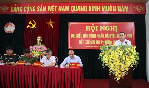 Đại biểu HĐND thị xã tiếp xúc cử tri phường Lam Sơn trước kỳ họp thứ 9.JPG