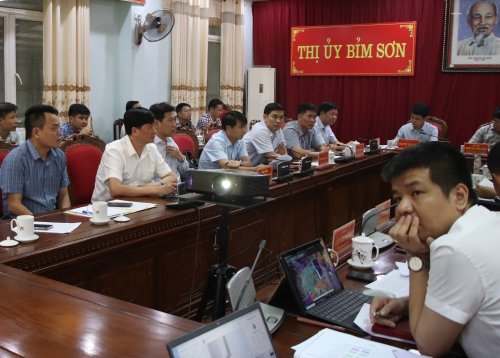 Thường trực Thị uỷ làm việc với đoàn công tác của Ban Quản lý Khu Kinh tế Nghi Sơn và các khu công nghiệp tỉnh Thanh Hoá 4.JPG