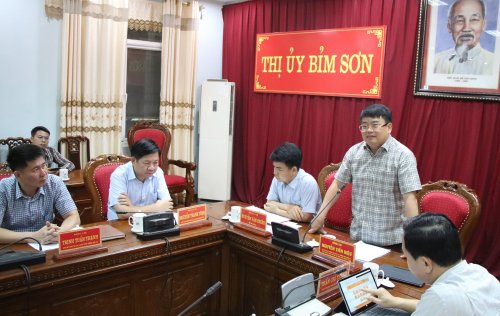Thường trực Thị uỷ làm việc với đoàn công tác của Ban Quản lý Khu Kinh tế Nghi Sơn và các khu công nghiệp tỉnh Thanh Hoá 6.JPG
