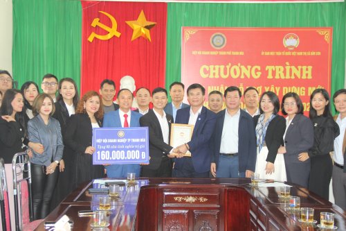 Hiệp hội doanh nghiệp thành phố Thanh Hóa hỗ trợ xây mới nhà đại đoàn kết (1).JPG
