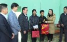 Đoàn Đại biểu Quốc hội tỉnh Thanh Hóa thăm, tặng quà cho đối tượng chính sách, hộ nghèo trên địa bàn thị xã Bỉm Sơn