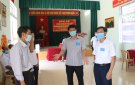 Đồng chí Chủ tịch UBND Thị xã Trịnh Tuấn Thành kiểm tra công tác bầu cử tại một số địa phương