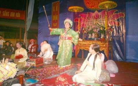   Thị xã Bỉm Sơn với việc bảo vệ, quản lý khai thác giá trị di tích danh thắng và bảo tồn loại hình văn hoá nghệ thuật Chầu văn truyền thống	