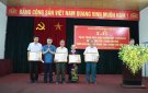 Đảng ủy phường Lam Sơn trao tặng huy hiệu Đảng đợt 19/5 và sơ kết công tác 6 tháng đầu năm 2023.