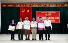 Đảng ủy xã Quang Trung trao tặng huy hiệu Đảng đợt 19/5 và sơ kết đánh giá tình hình thực hiện nhiệm vụ 6 tháng đầu năm, triển khai nhiệm vụ 6 tháng cuối năm.