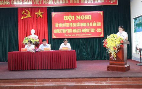 Đại biểu Hội đồng nhân dân Thị xã tiếp xúc cử tri tại phường Ba Đình